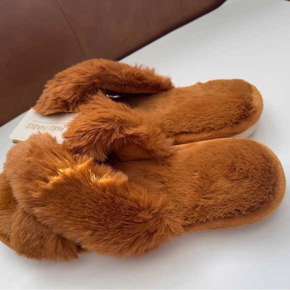 Parlovable Women's Cross Band Fuzzy Soft Plush Furry Slippers Indoor L 9/10 NWT - Picture 9 of 11
